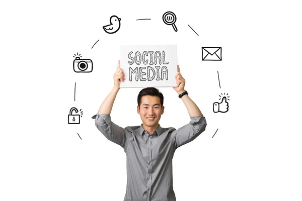 Concepto de medios sociales de empresario asiático — Foto de Stock