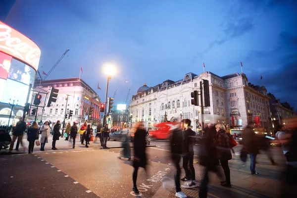 LONDRES - FEB 24: Um dos destinos turísticos mais famosos, Pic — Fotografia de Stock