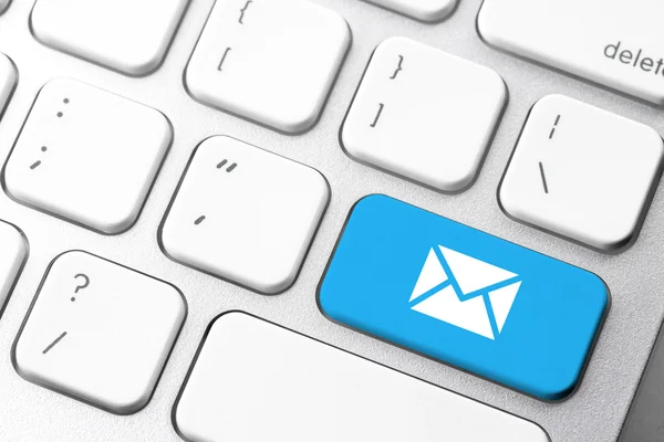 E-posta ve bilgisayar klavye simgesine iletişim — Stok fotoğraf