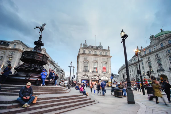 Londen - 24 februari: Een van de meest bekende toeristische bestemming, Pic — Stockfoto