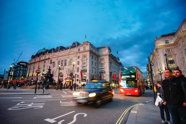 서커스 런던에서 유명한 목적지 하나입니다 런던의 되고있다 — 스톡 사진