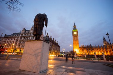 Büyük Ben ve heykeli efendim Winston Churchill, Londra, İngiltere