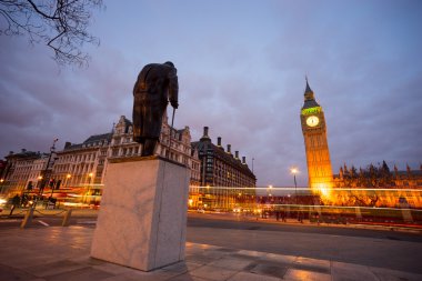 Büyük Ben ve heykeli efendim Winston Churchill, Londra, İngiltere