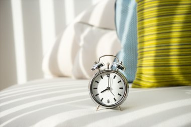 Çalar saat 8 am. uyanmak