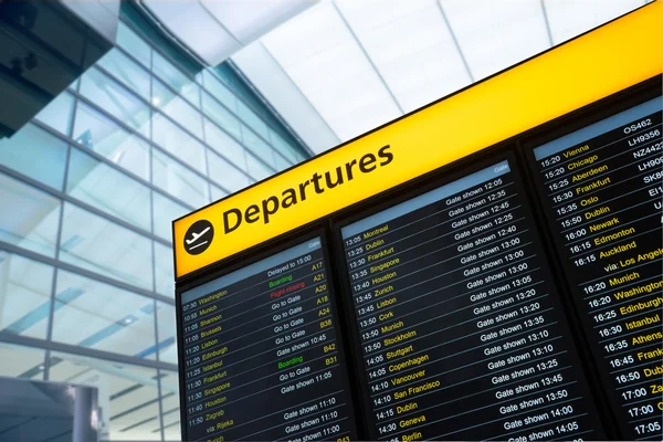 Información de vuelo, llegada, salida en el aeropuerto, Londres, E — Foto de Stock