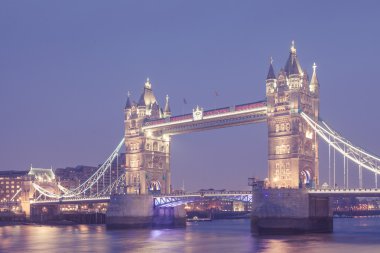 Tower Bridge, Londra, retro vintage renk tarzı