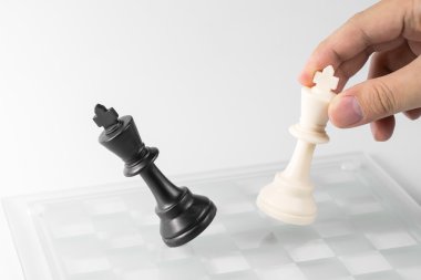 Satranç şekil, iş kavramı stratejisi, liderlik, ekip ve su