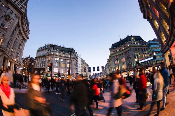 LONDRA, INGHILTERRA 30 OTTOBRE 2015: Oxford street in vendita stagione — Foto Stock