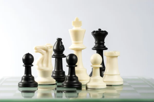 Шахова фігура, стратегія бізнес-концепції, лідерство, команда та успіх — стокове фото