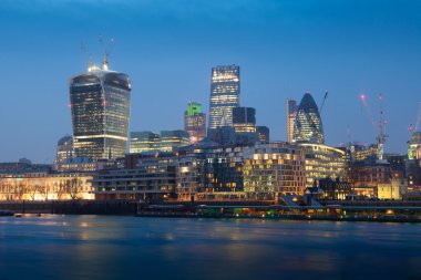 Gökdelen iş işyeri, Lon içinde bina kurumsal Windows