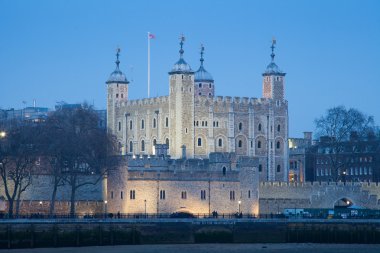 Tower of London, yakın