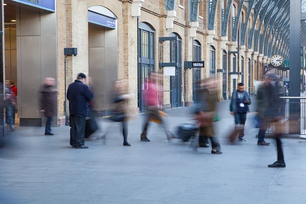 Movement of people in rush hour, london train station