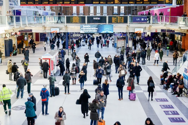 LONDRA, REGNO UNITO - 17 GENNAIO 2016: Liverpool Street Stati — Foto Stock