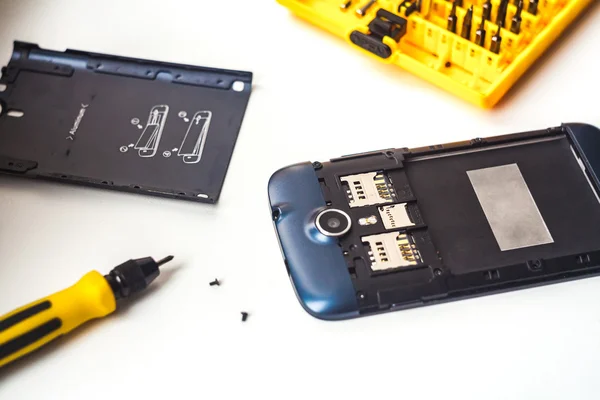 Mobiltelefon reparera — Stockfoto