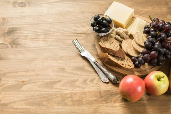 aperatifler için şarap: peynir, Kuru üzüm, baget