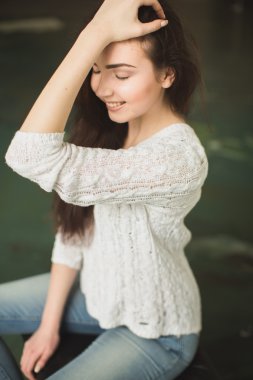 Photostudio iç genç bayan portresi