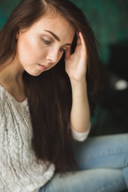 Photostudio iç genç bayan portresi