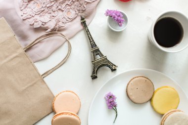 Fransız Kahvaltı, bademli kurabiye ve kahve