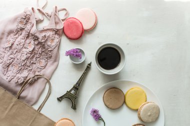 romantik kahvaltı paris, macarons ve kahve