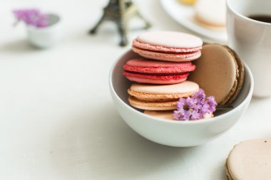 Fransız Kahvaltı, bademli kurabiye ve kahve