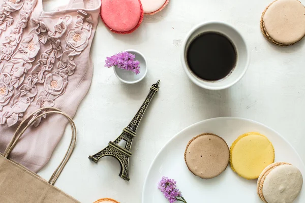 romantik kahvaltı paris, macarons ve kahve