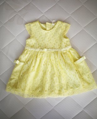 küçük sarı elbise