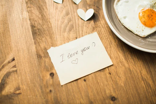 Eine Notiz mit den Worten ich liebe dich am Valentinstag. Sei meine valentine Note — Stockfoto