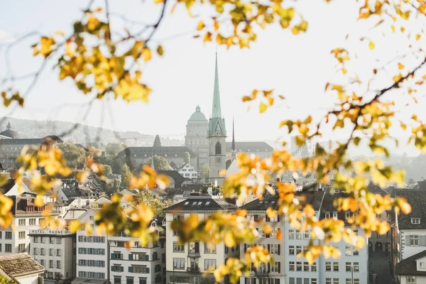 Calles y lugares hermosos en Zurich — Foto de Stock