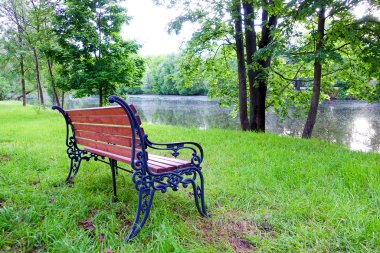 Nehrin yanında tezgah