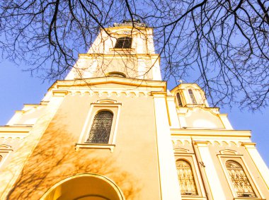Kilise Bosna ağacında altında