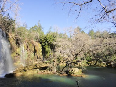 Kurshunlu şelale. Türkiye