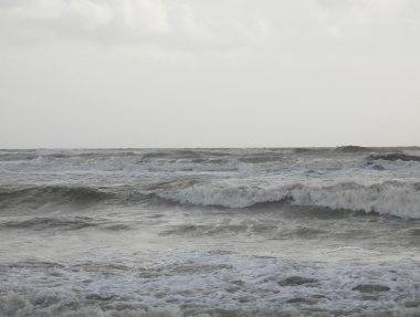 Yan fırtınada. Türkiye