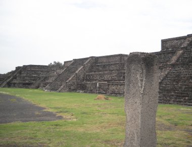 Teotihuacan. Küçük piramit