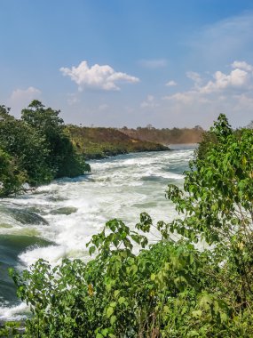 Victoria Nil Nehri rapids üzerinde görüntüleyin. Jinja, Uganda.