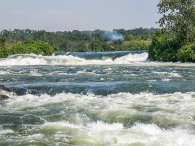 Victoria Nil Nehri rapids üzerinde görüntüleyin. Jinja, Uganda.