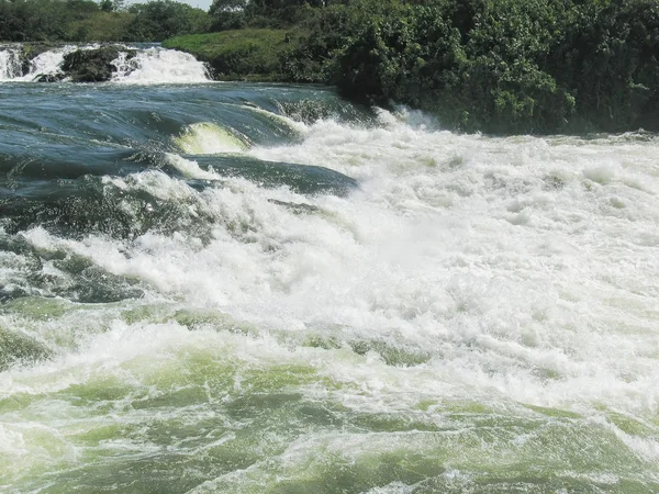 Vista de los rápidos del río Victoria Nile. Jinja, Uganda . — Foto de Stock