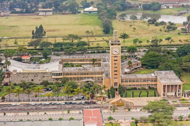 Üstten Görünüm üzerinde Saat Kulesi merkezi iş bölgesi Nairobi. Kenya. 