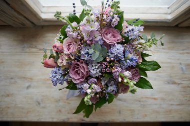 buket: yeşil, mavi, mor