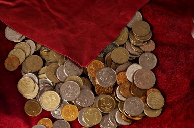 Süet bir arka plan üzerinde Rus paraları