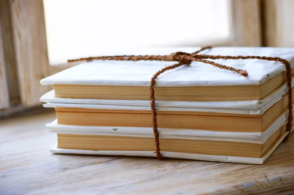 Δέσμη των βιβλίων που σχετίζονται με σχοινί — Φωτογραφία Αρχείου