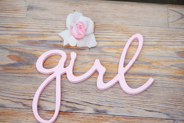 Wooden lettering girl pink. Pregnancy, newborn — Stock Photo, Image
