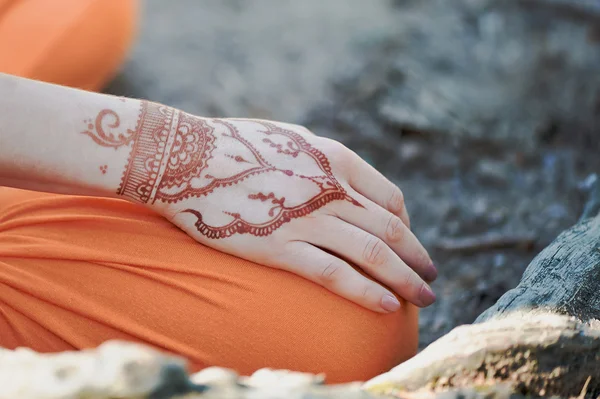 Hand yoga with brown henna mehendi. Harmony — Stock Photo, Image