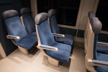 Altı mavi tren koltuk bir Fransız tren