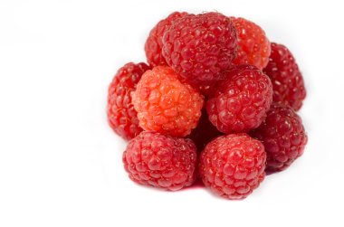 Çilek piramit izole