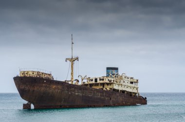 Paslı gemi enkazı