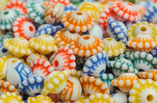 Çok renkli plastik boncuk zanaat