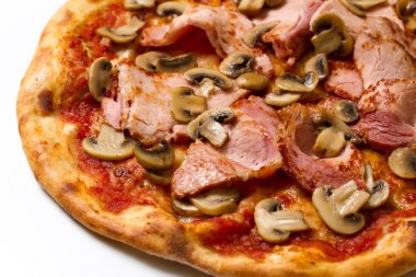 pişirme pizza kesim masası üzerinde