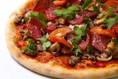 pişirme pizza kesim masası üzerinde