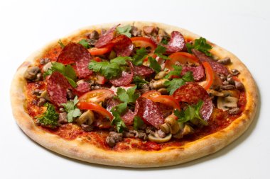 pişirme pizza kesim masası üzerinde