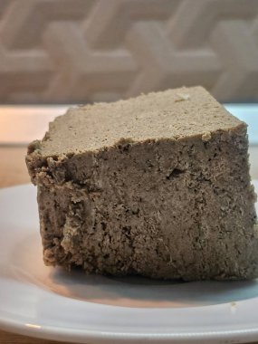 Bir parça ekmeği kapat.